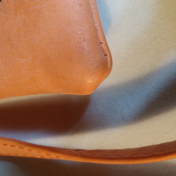 Cute VEGAN "Leather" Cross Body/Wristlet Minibag - Picture 7 of 9